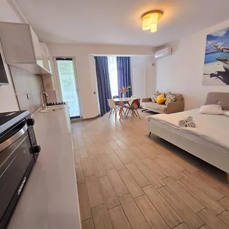 Horizon Azizi - Pool & Apartament Năvodari